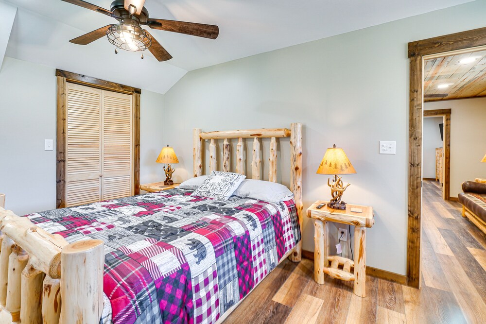 Modern Cabin w/ Hot Tub: Near Tail of the Dragon! view 3