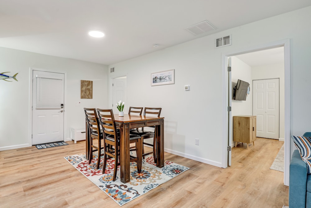 Walk to Beach: Getaway w/ Fire Pit in St Augustine