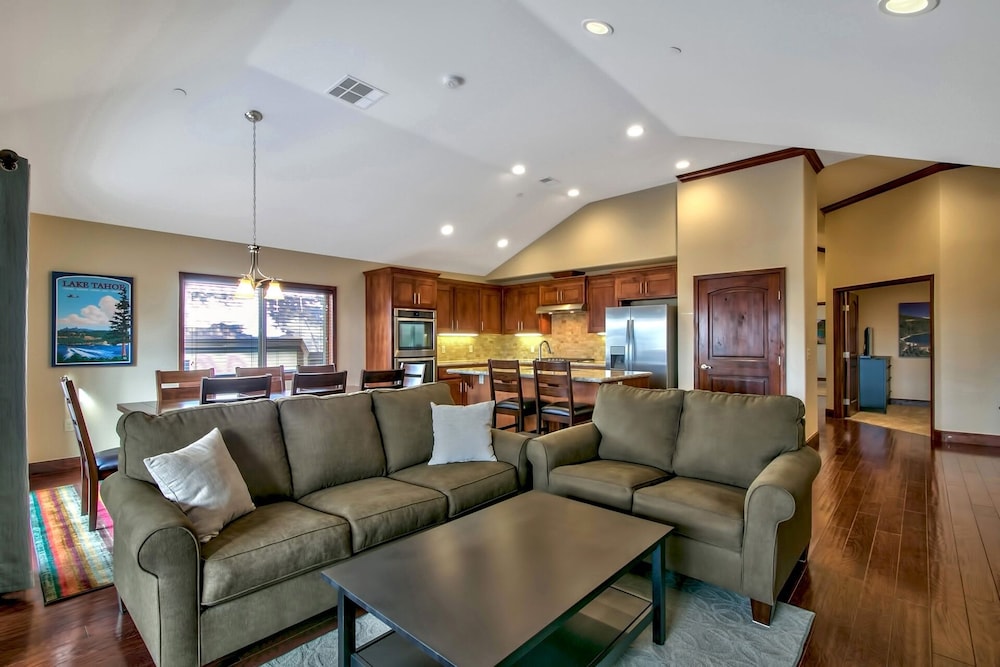 Conifer Chalet 3 Bedroom Condo