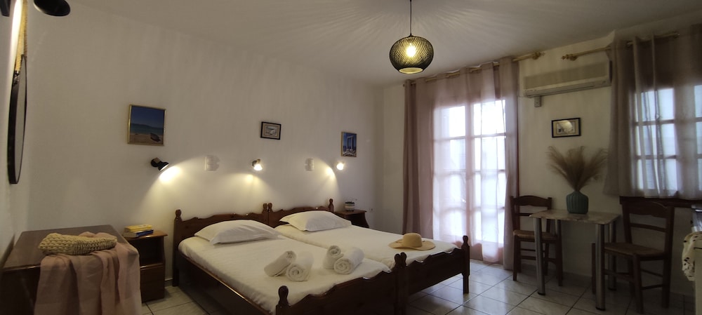 Kapetanos Rooms