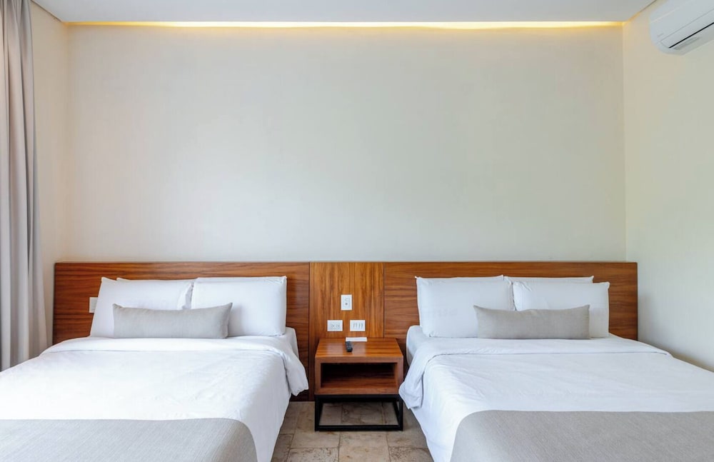 Hum Living Luxury Villas-La Veleta Tulum