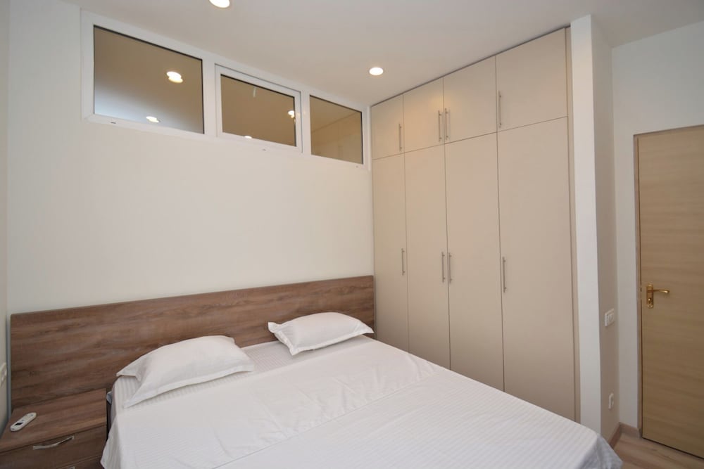 Apartment by Luxe Group PU383
