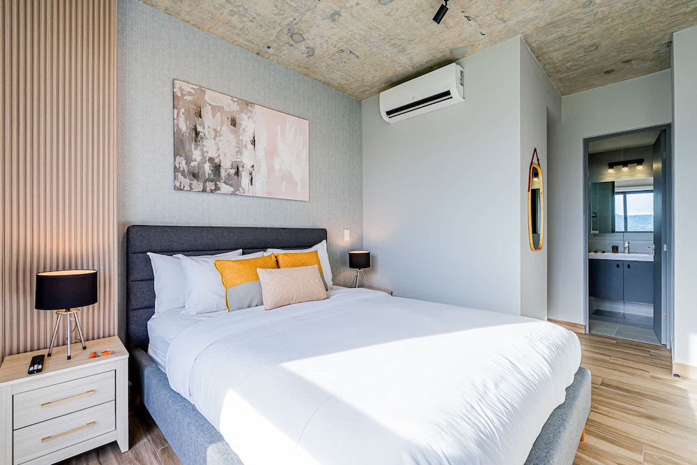 w Elegant 2BR Apartment in the Heart of Centriqo