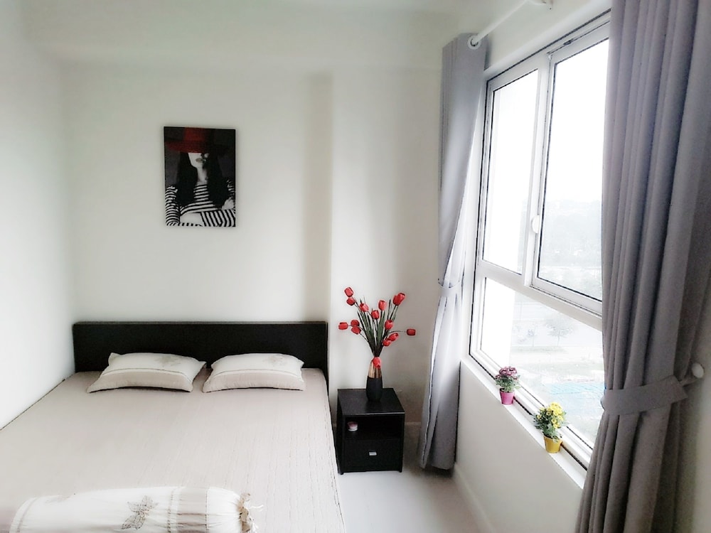 Horse Square Apartment