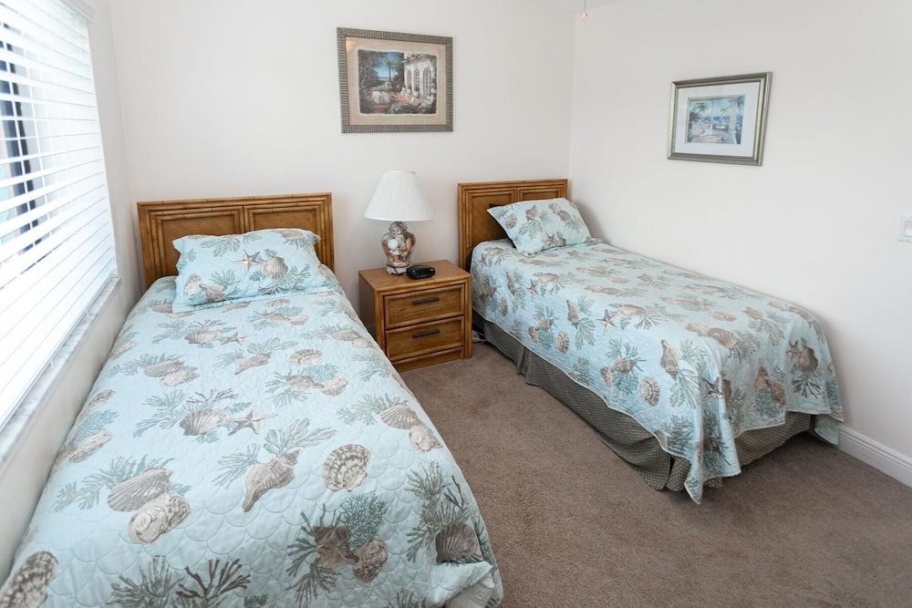 SEA Haven 117 2BR Free Activities Oceanfront Wifi Pool view 3