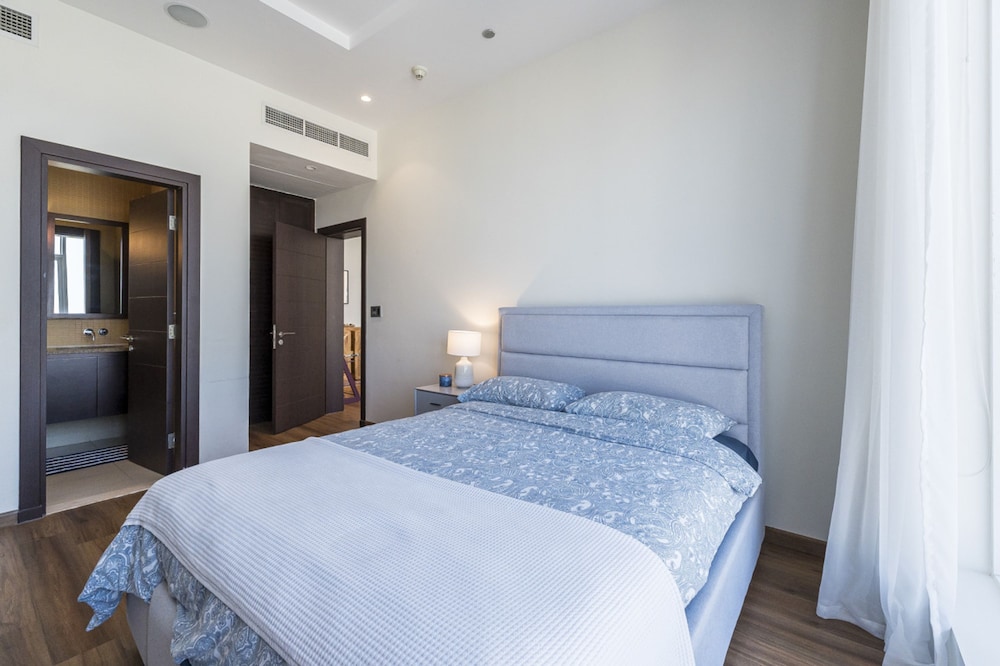 Emerald at Tiara Beach Residences With Atlantis Views