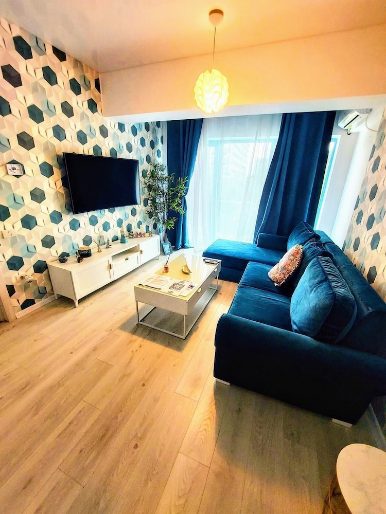 Cnc Zev Apartment