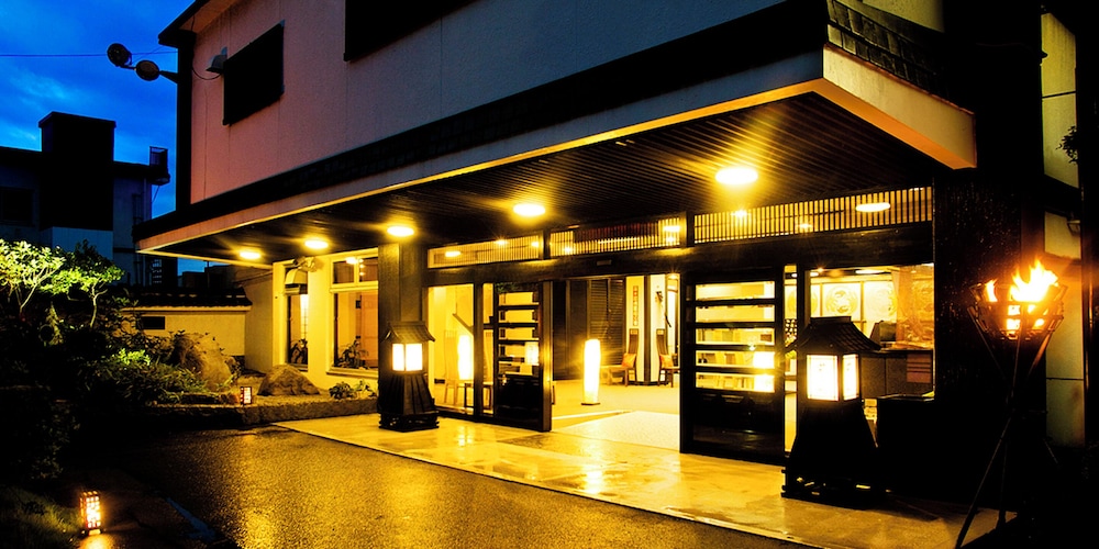 Hotel Yukei no Yado Umi no Yurikago Hagikomachi - Image 1