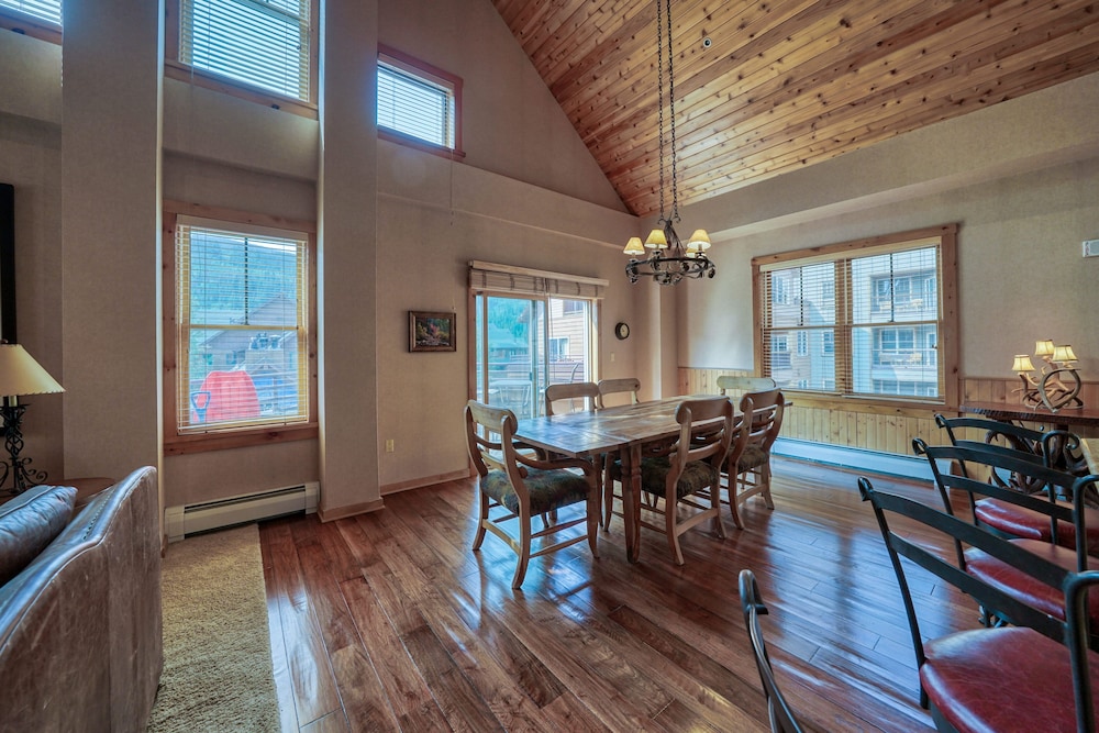 Buffalo Lodge 3 Bed 3 Bath