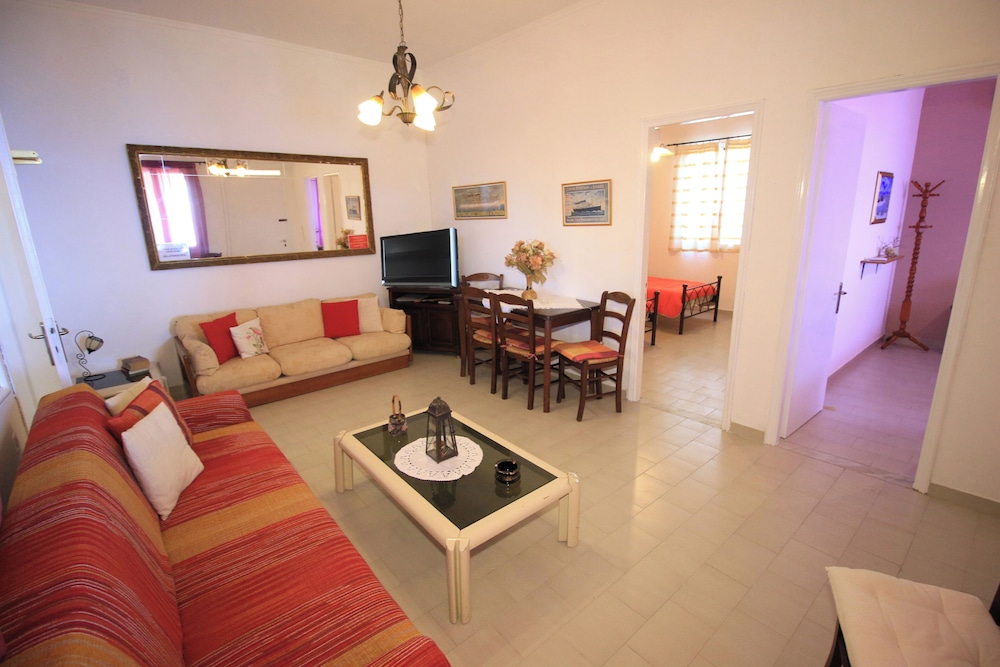 Villa Takis on Pelekas Beach, Apartment B With sea View