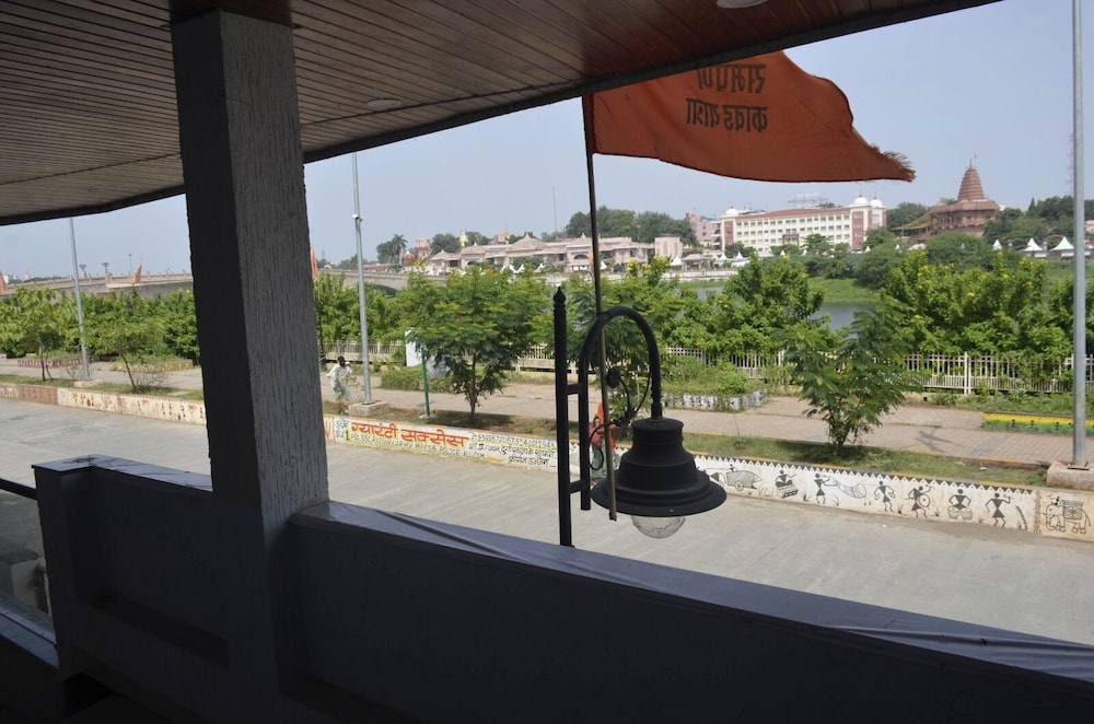 Hotel Shree Lok
