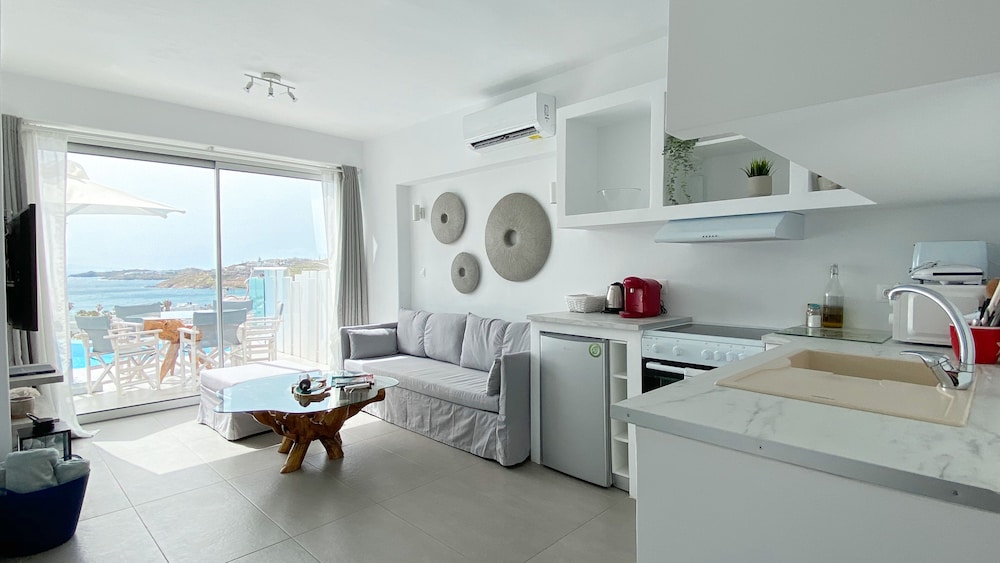 Amperian Mykonos Suites & Villas