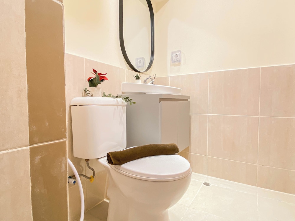 Spacious Warm 2Br At Apartment Meikarta