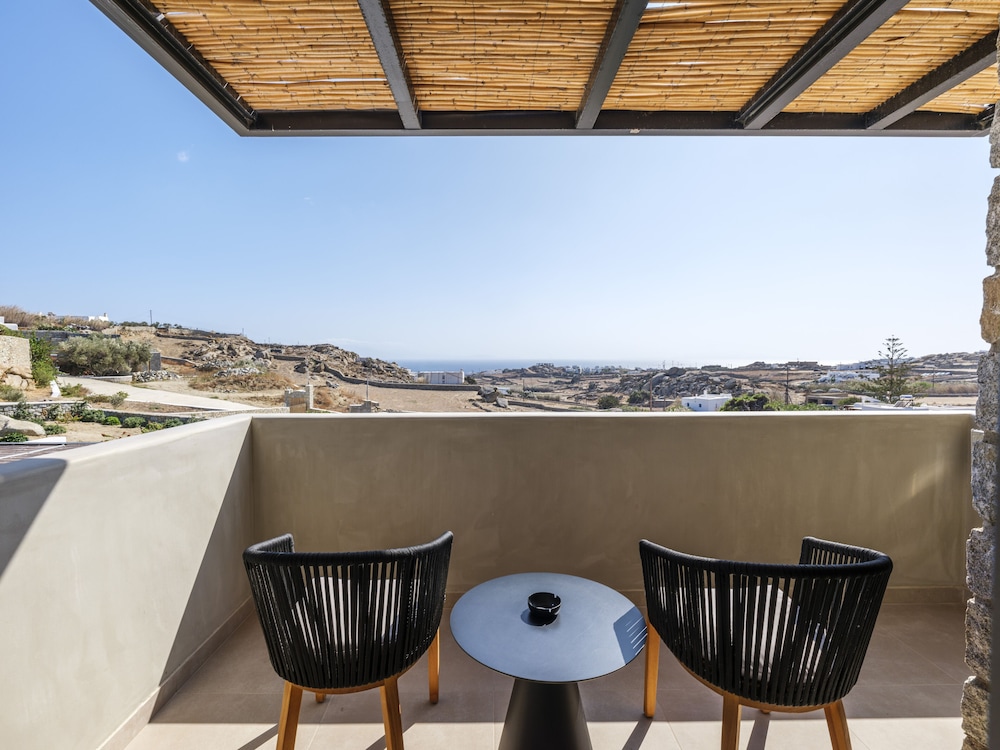 Evi Suites & Villas