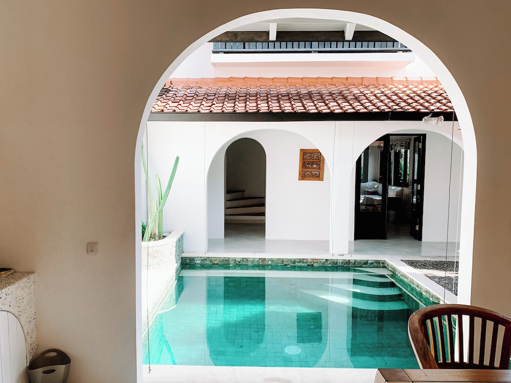 Lovely 2BR Villa Close to The Beach