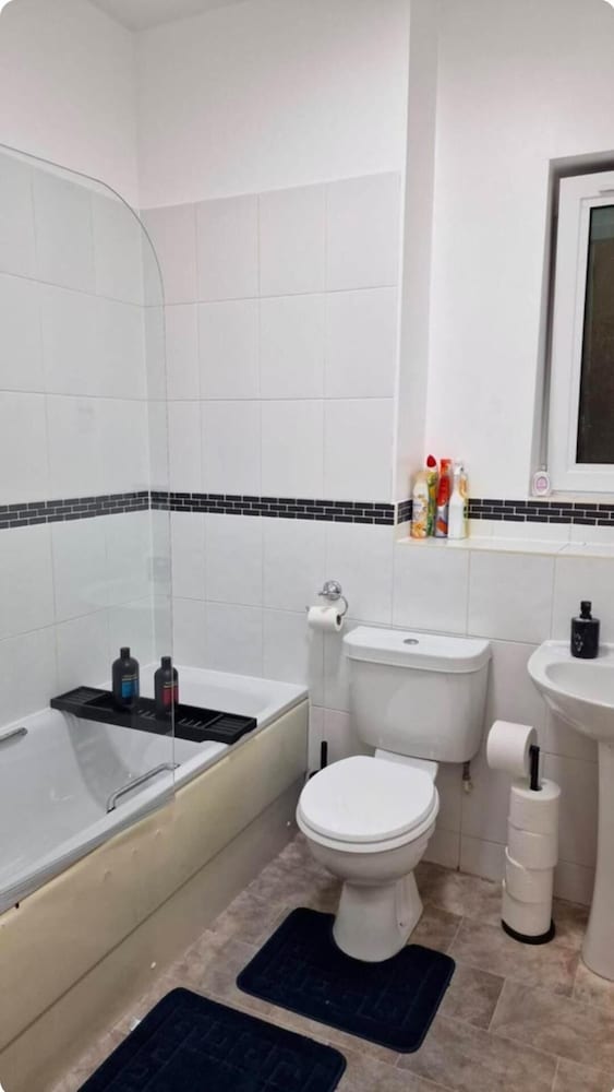 2bed Apt - City Centre With Balcony - Sleeps 6