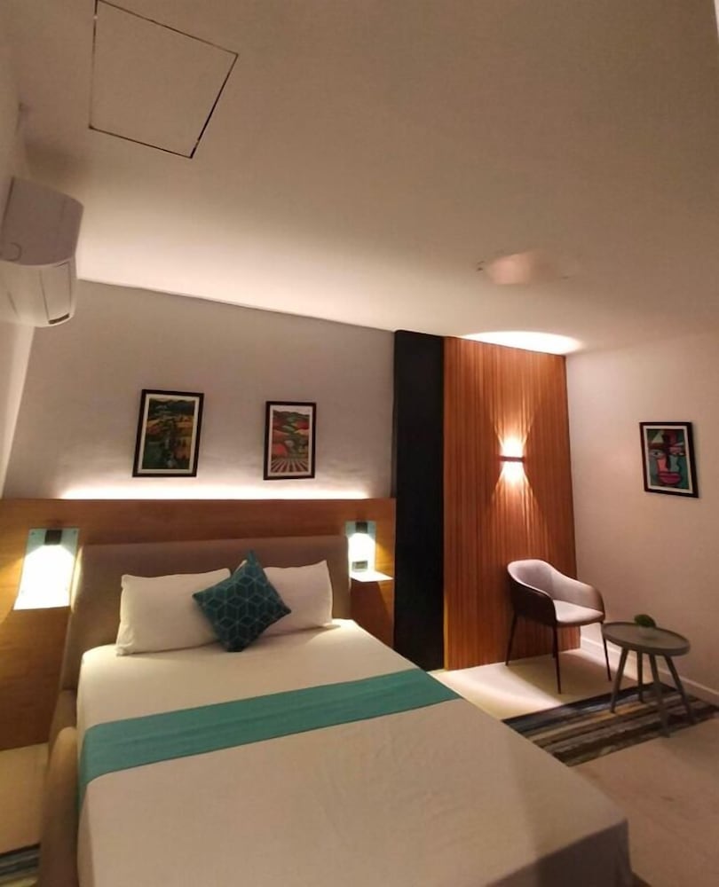 Anton's Loft Designer Resort Pansol