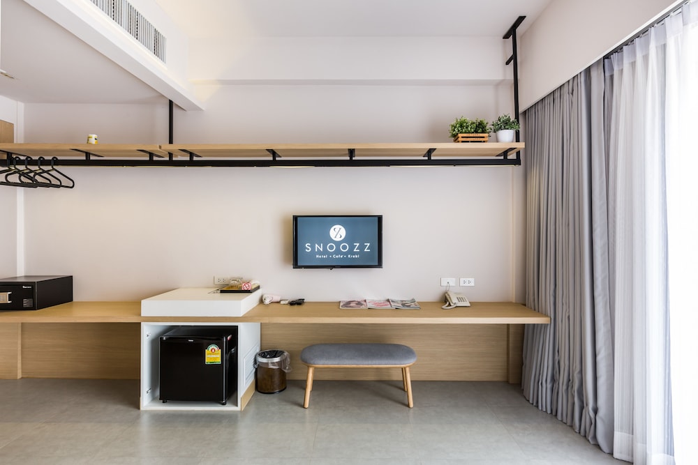 Snoozz Hotel - Hostel