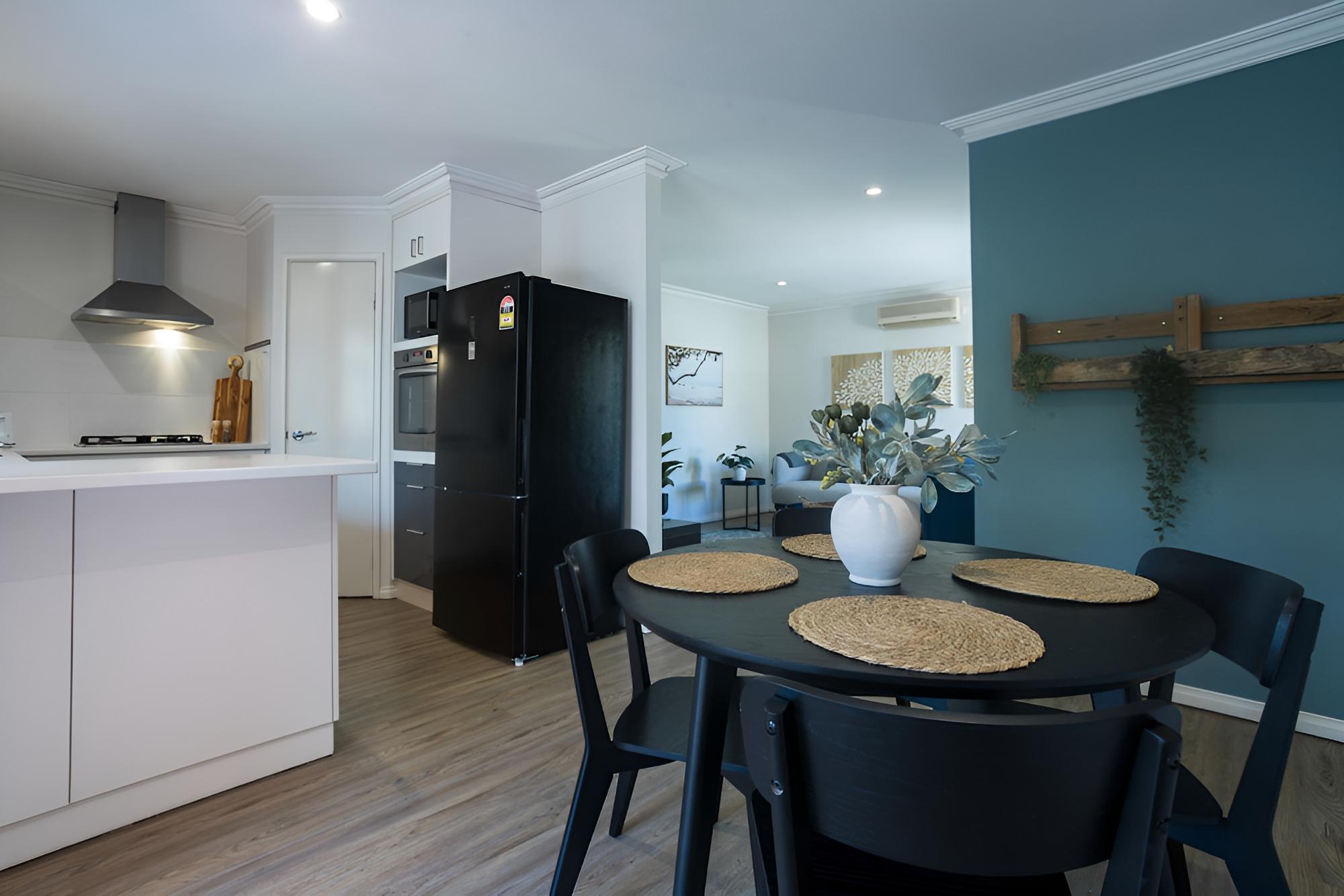 Comfortable 3 BDR Family Home With Patio