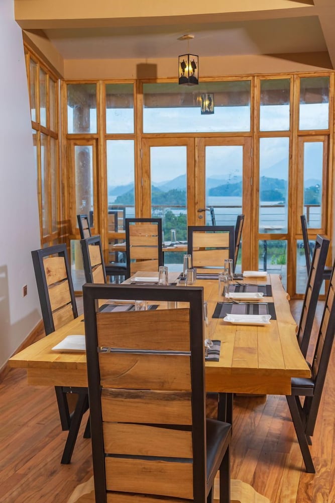 NDERE ECHIFUUHA RESORT