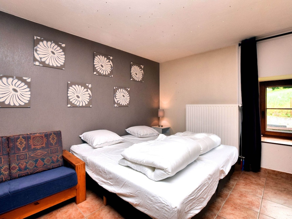 Holiday Home in Ardennes With Scenic Terrace view 4