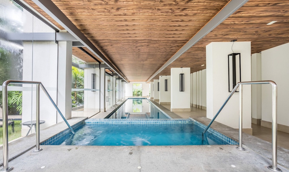 Modern Studio 450m From the Subway Ism0806