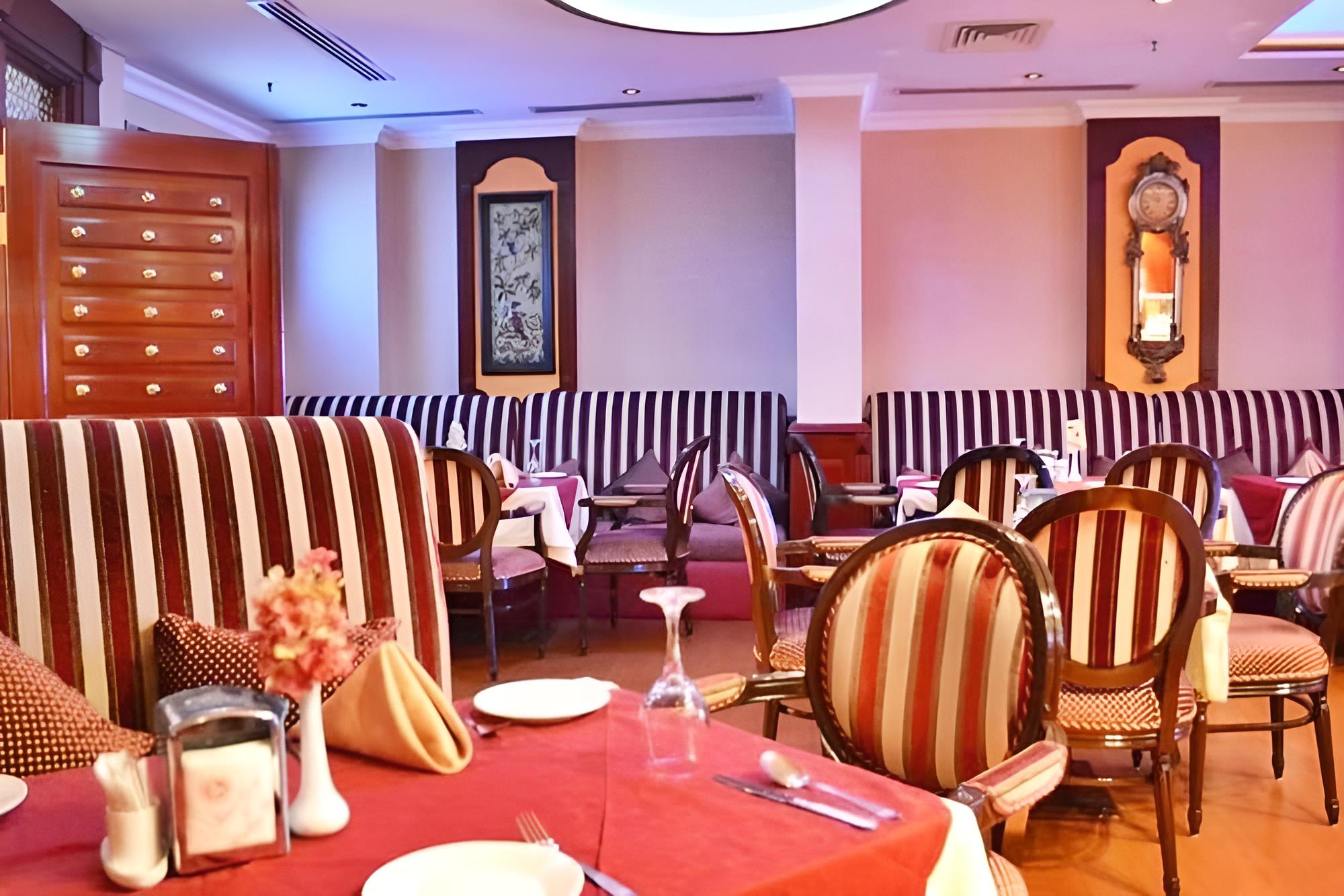 Strand Hotel