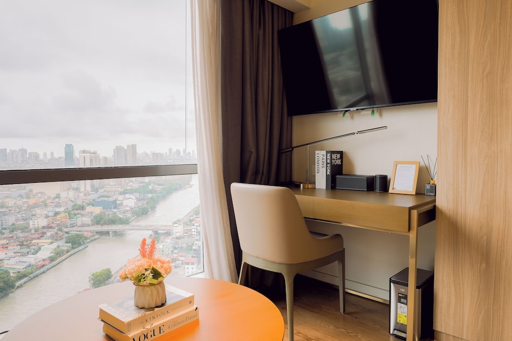 Hotel Residences at Acqua