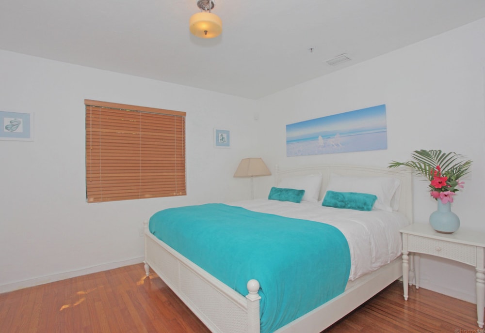 The South Beach Party House view 4