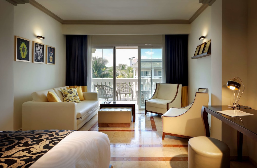 Grand Palladium Lady Hamilton Resort  Spa All Inclusive - Property Image 17