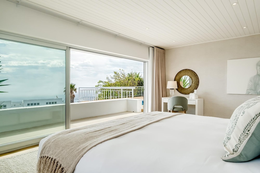 Idyllic Camps Bay Villa w 2 Pools Buddha Retreat