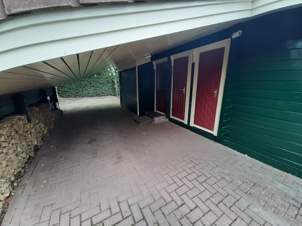 Bungalow met Omheinde Tuin op de Veluwe view 3