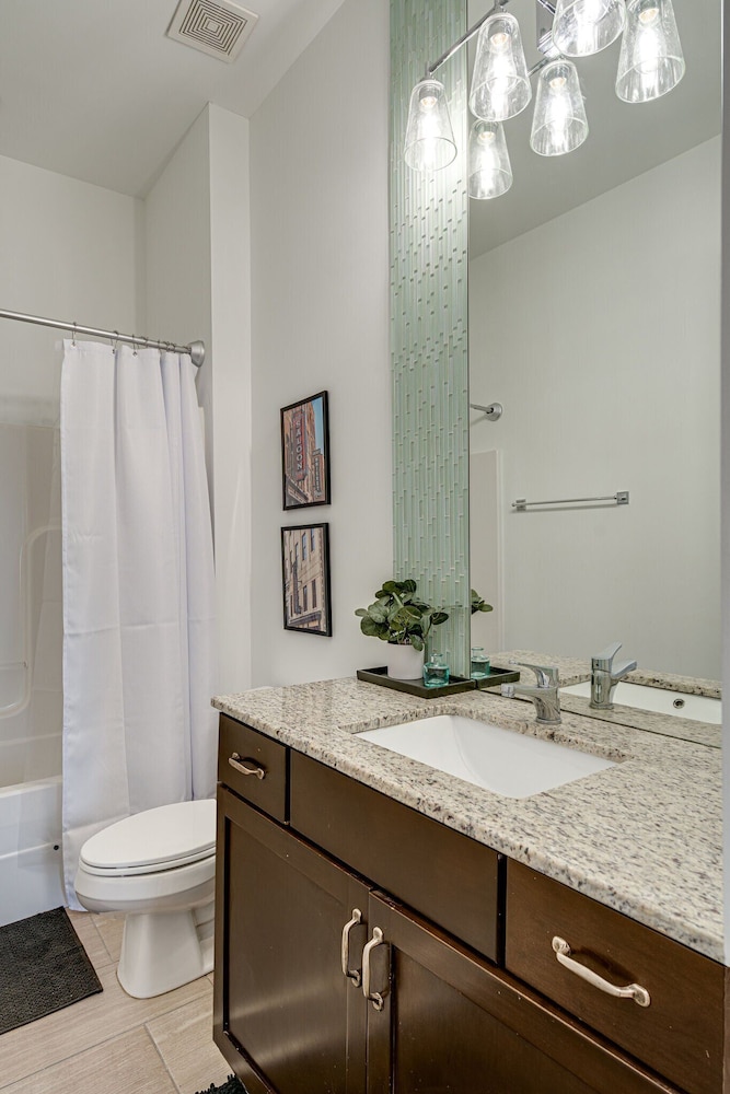 Lofts At 30th - Urban Lodge - Mins to Broadway!