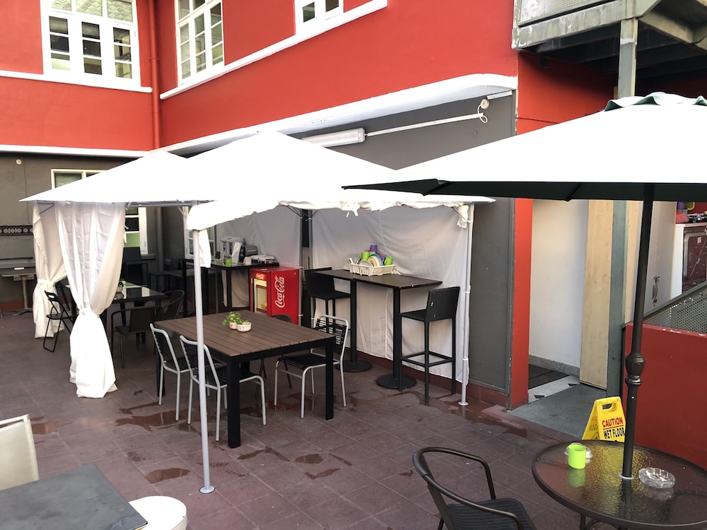 Snooze Inn Dickson Road - Hostel