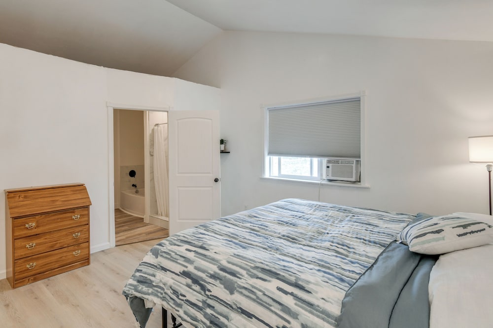 Balcony & Stunning Views: Airy Apt in Idaho Falls