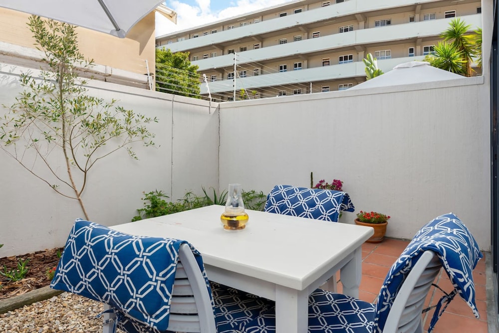 Stylish Sea Point Studio in Secure Complex Patio