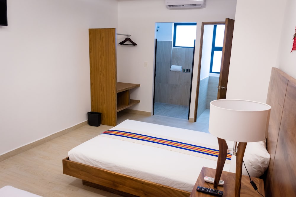 Nomads Party Hotel & Hostel
