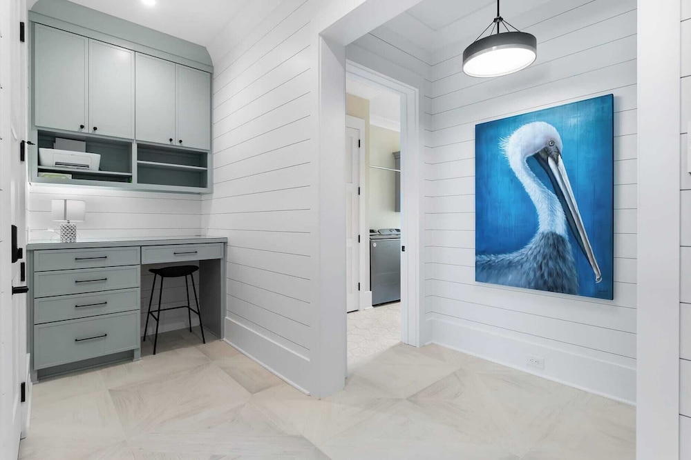 712 Ocean Blvd by Avantstay New Construction w/ Pool, Game Zone, Private Beach Access, and Oceanfront Views