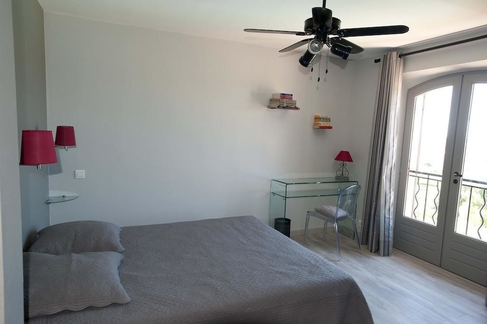 La Villa Sanary-Sur-Mer view 4