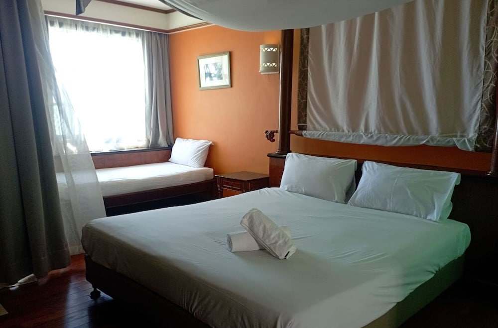 Alpine LXPD Full Seaview Water Chalet, photo 38