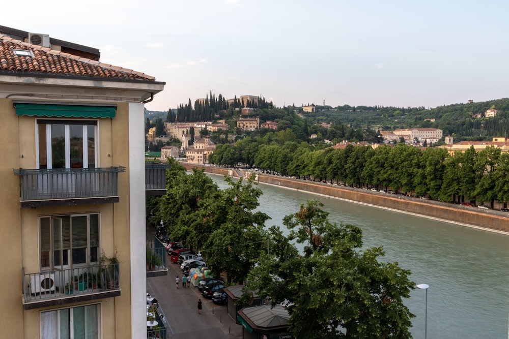 Verona Journeys