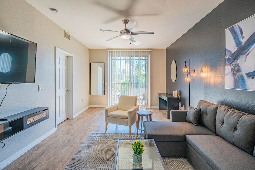 ROVE LIVING/KL - The Fredrick Tempe