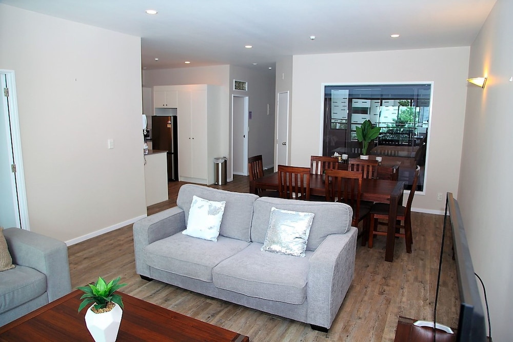 Stylish Apartment near Entertainment District photo 5