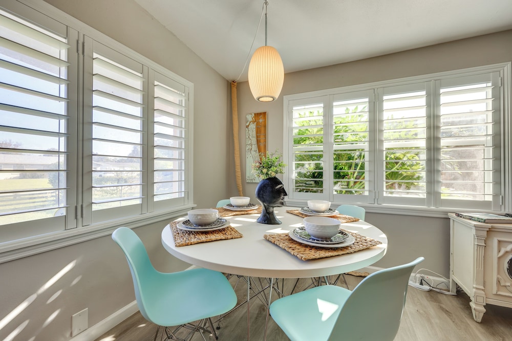 5 Blocks to Jax Beach: Getaway w/ Patio & Yard!