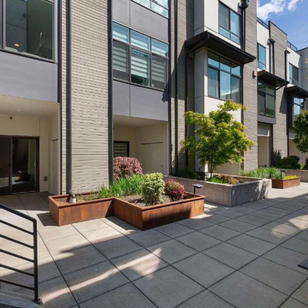 Skyline Serenity in Seattle view 5