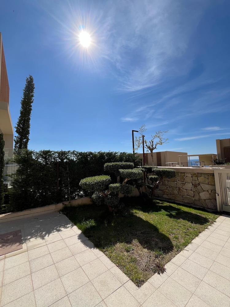 Whisky Green Coast Hotel & Apartments