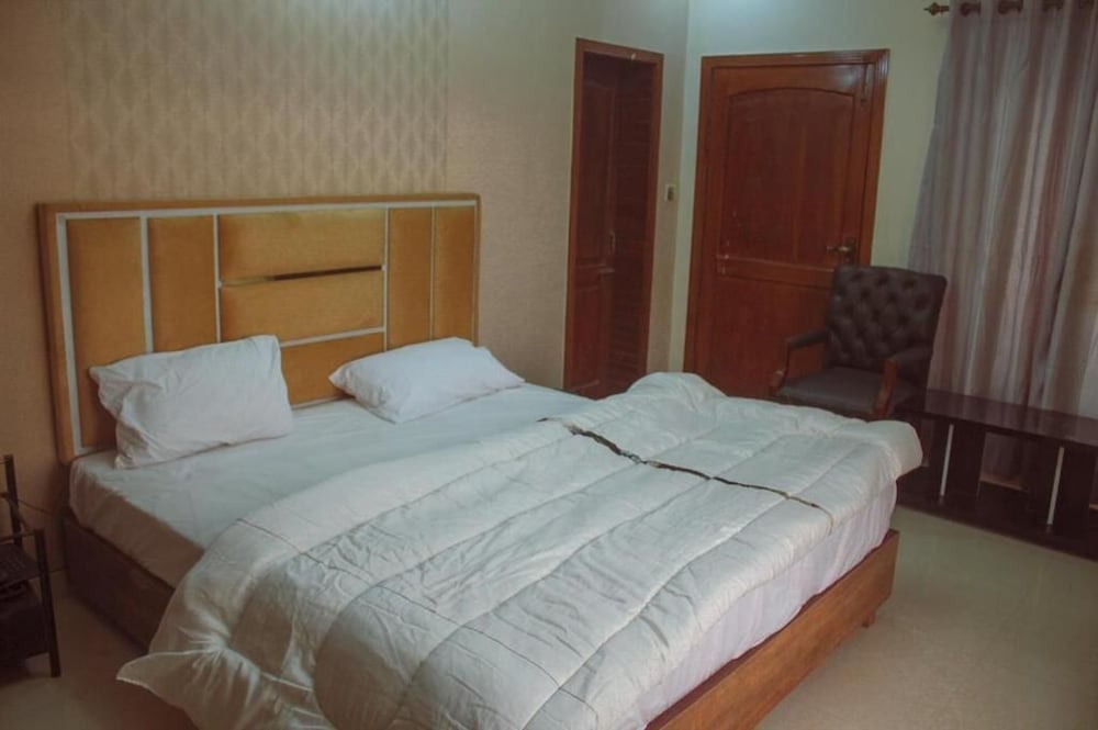 Holyzen Guest House Islamabad view 2