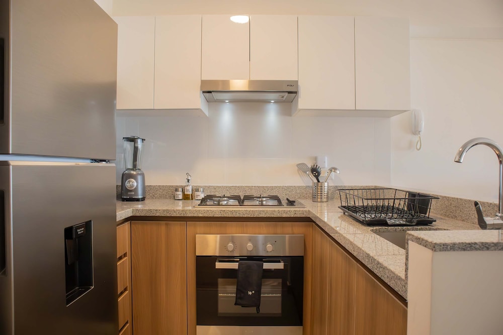w Beautiful 3BR w Balcony in San Isidro