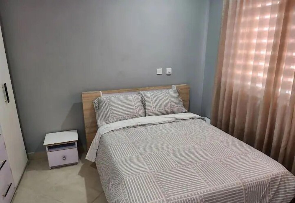 Beautiful Cozy 2 Bed Near Highway, photo 18