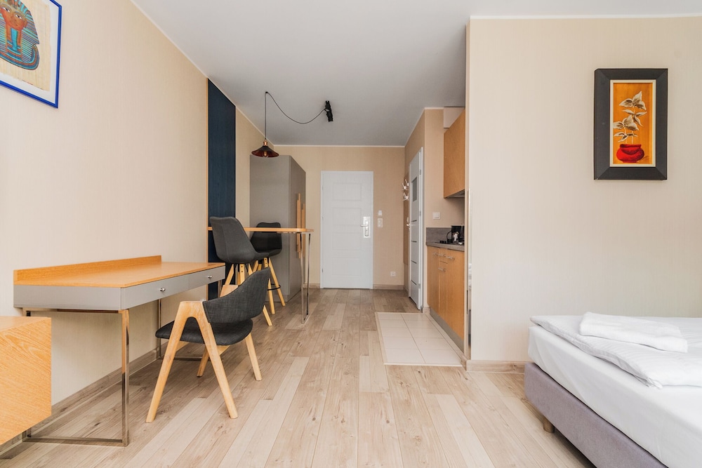 Amber Port 12B by Grand Apartments